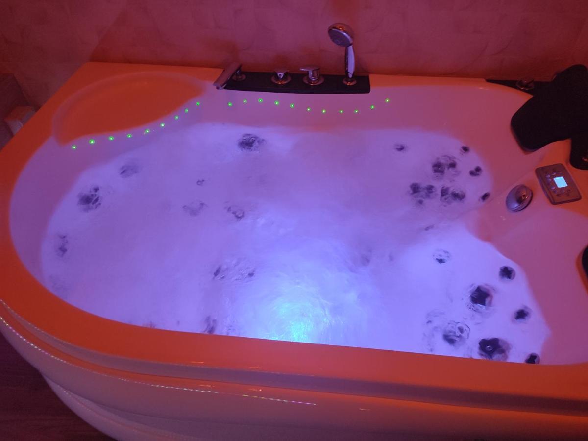 Buenavista Con Jacuzzi Y Jardin Privado En Appartement Abadía